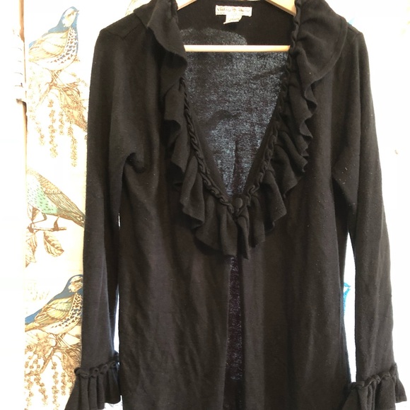 🌬Beautiful Soft Ruffled Cardigan Sweater! - Picture 3 of 4